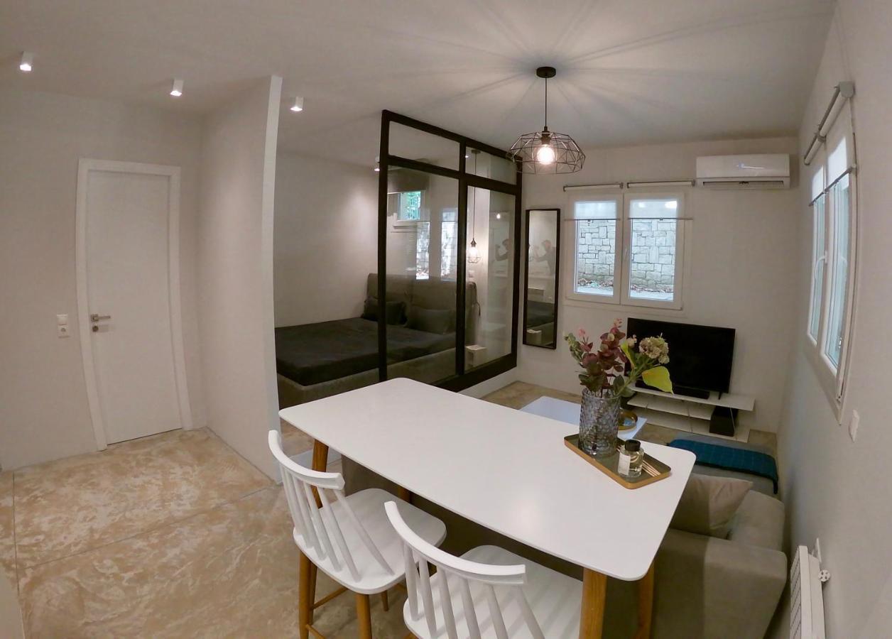 Renovated Apartment In Kifissia Center Near Metro G25 Athen Eksteriør billede